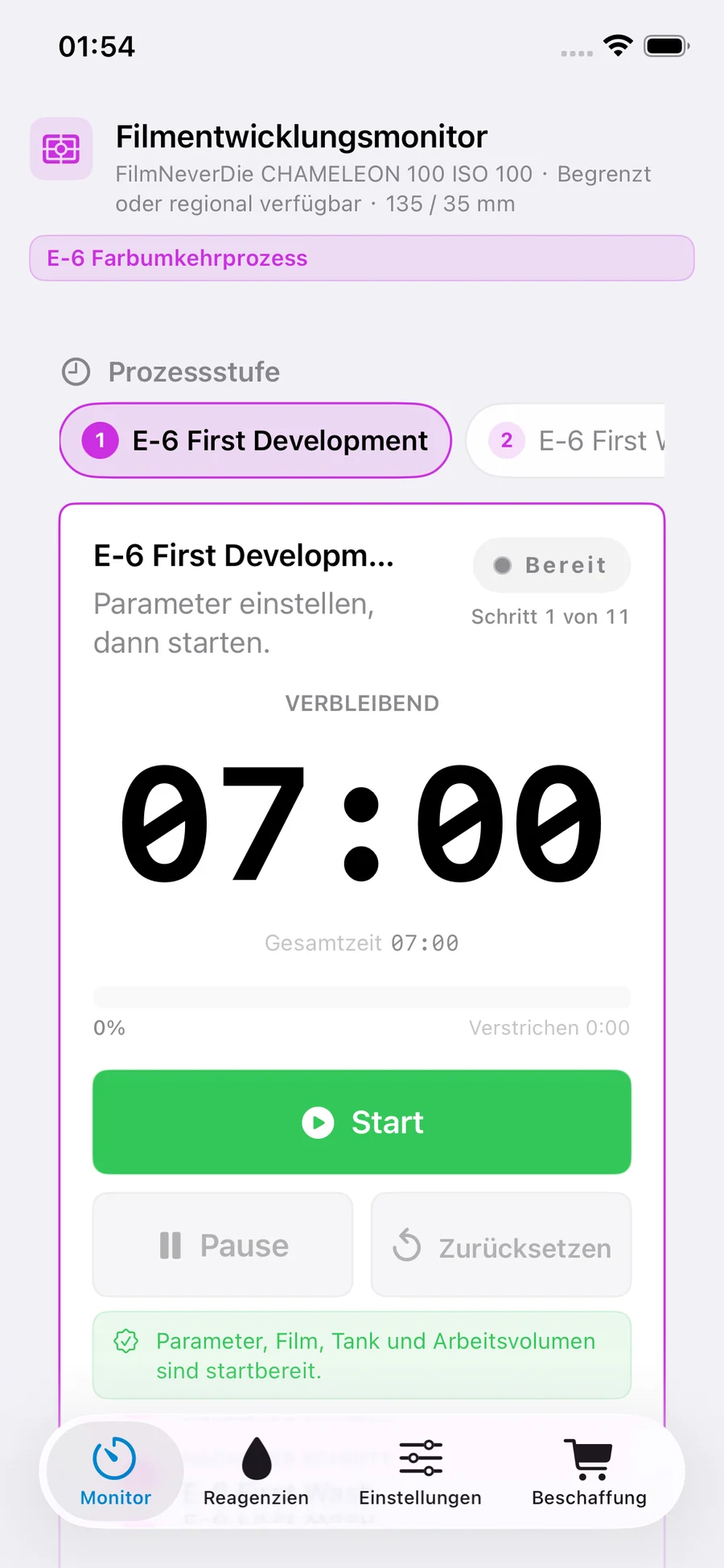 FilmDevMonitor zeigt den geordneten Prozess, Timer und Steuerung der aktuellen Stufe.