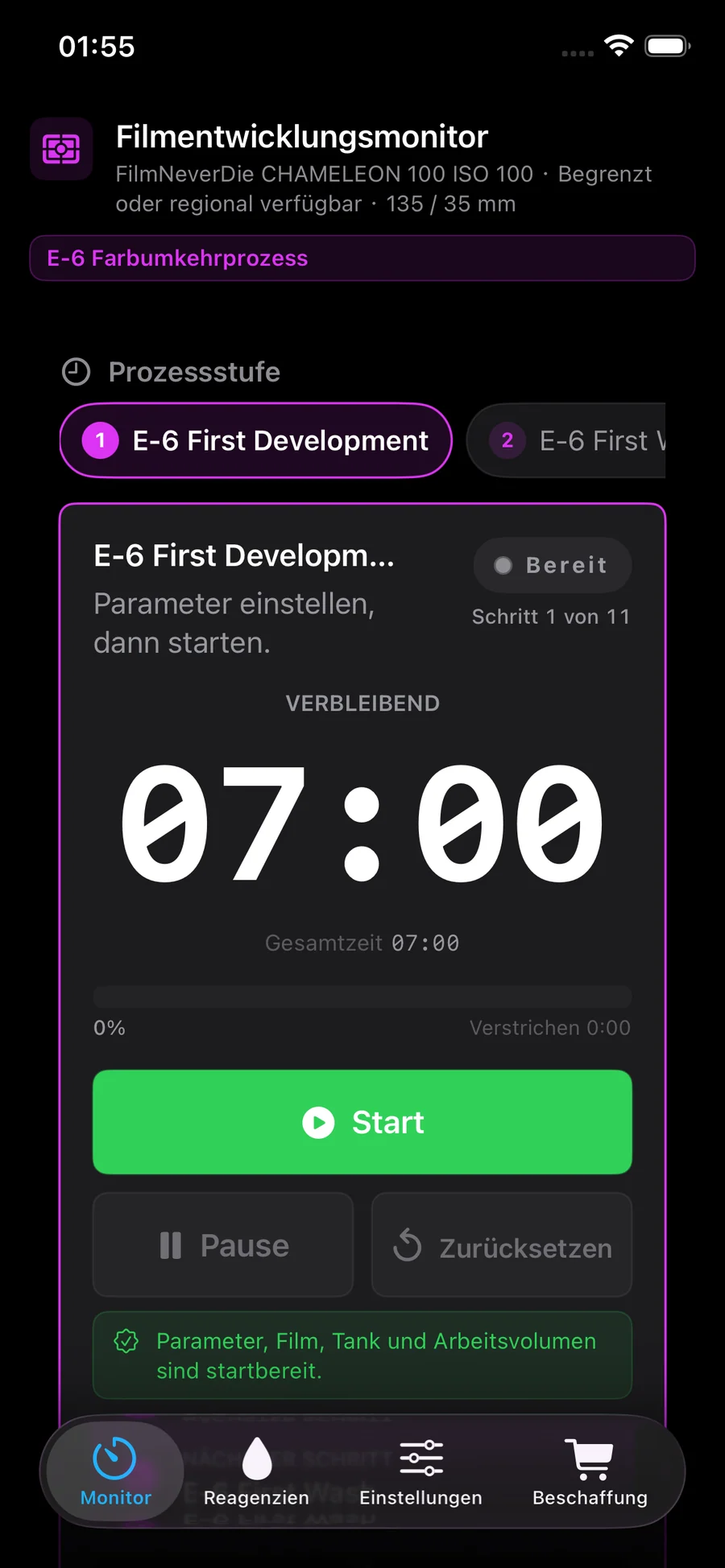 FilmDevMonitor-Bereitschaftsprüfung vor Prozessbeginn in dunkler Darstellung.