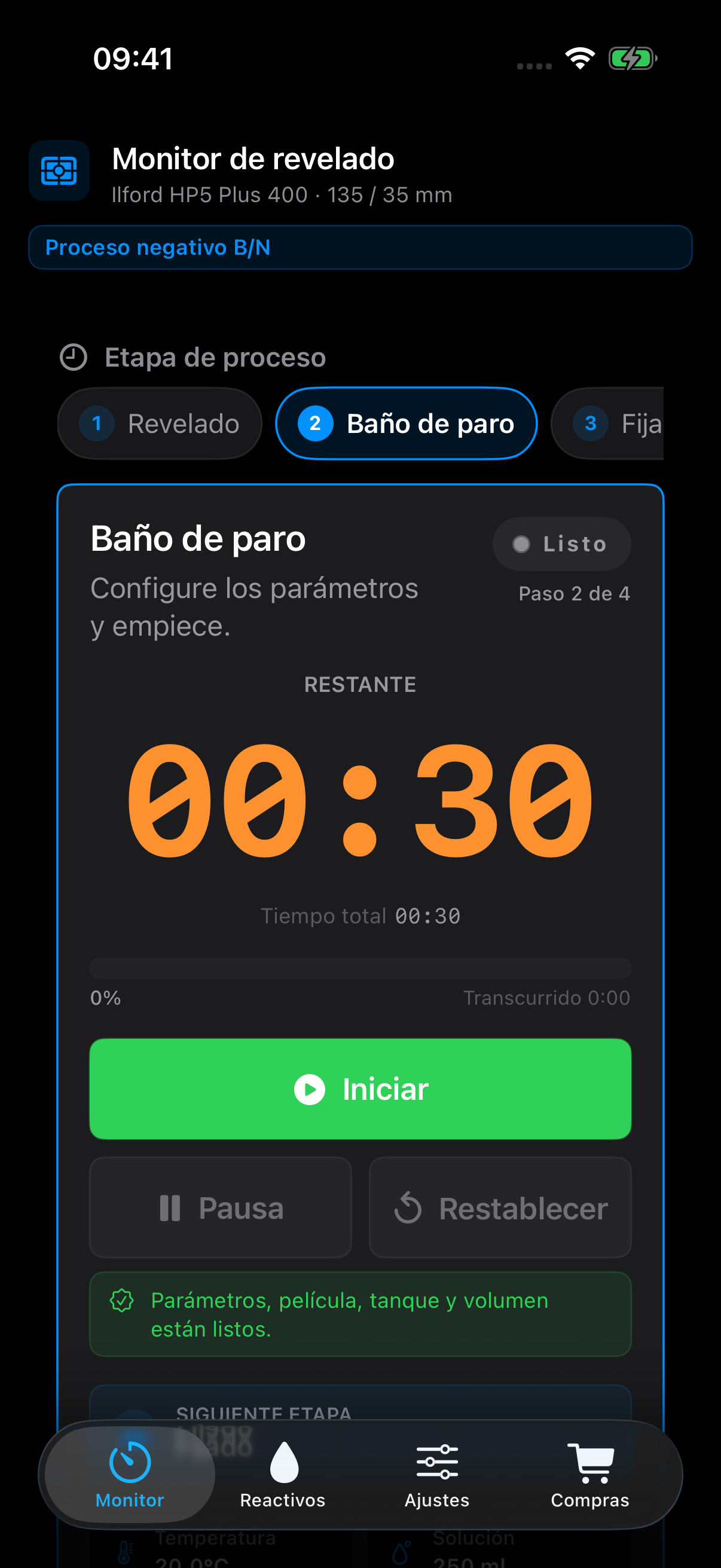 Vista oscura de preparación de FilmDevMonitor con comprobaciones previas al inicio del proceso.